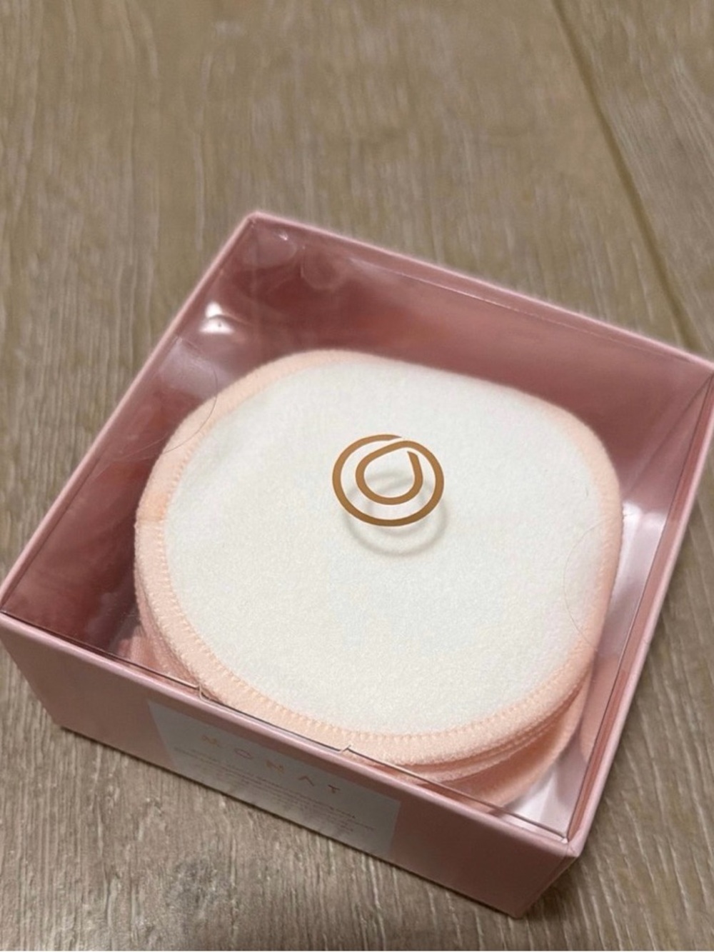 Monat swept away reusable Makeup Remover Pads - Soft Pink and White Set